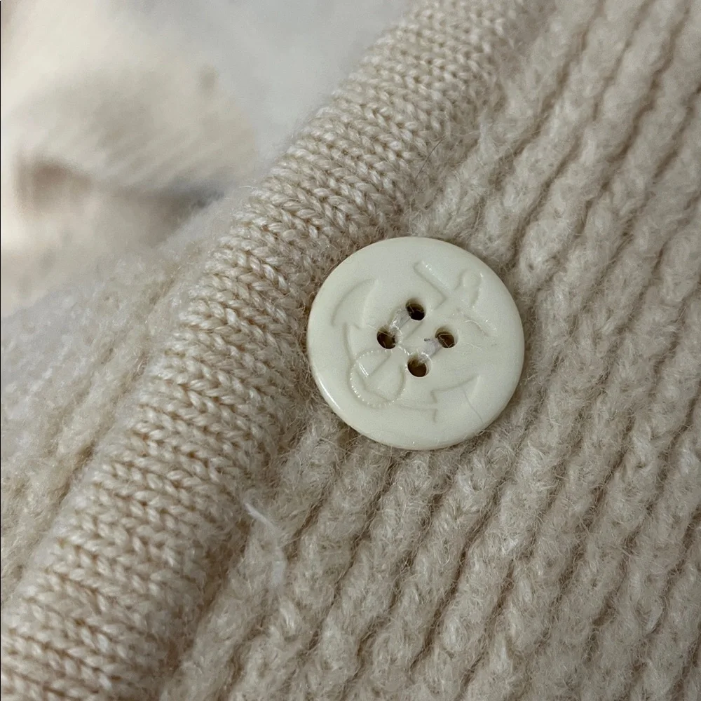 Vintage Tommy Hilfiger 100% Wool buttoned cardigan sz Large listing as a MEDIUM! - Picture 3 of 5
